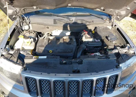 2015 Jeep Compass Latitude z USA, uszkodzony, nr VIN 1C4NJDEB3FD208461